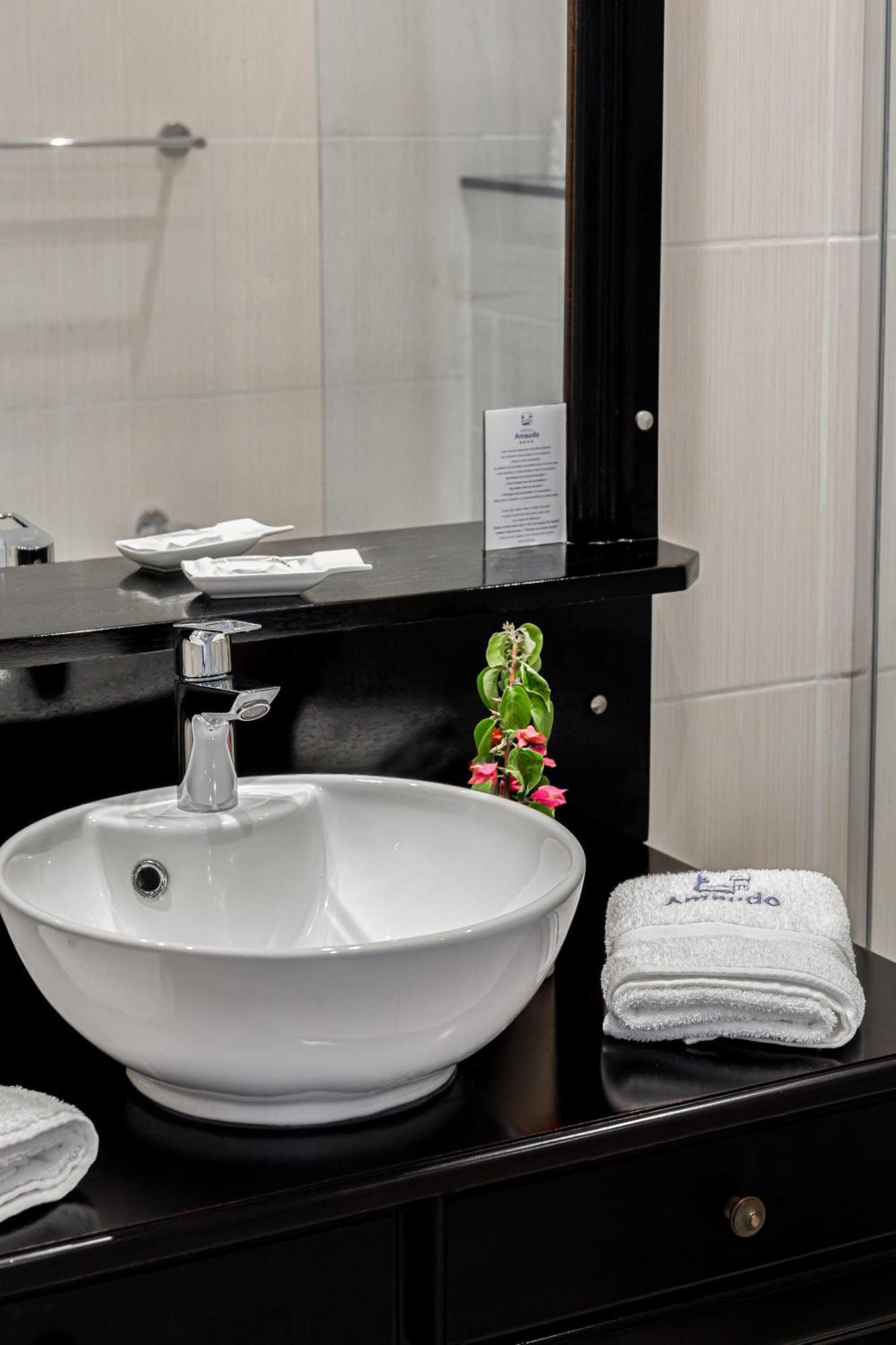 Hotel Amaudo Saint-Francois  Eksteriør billede